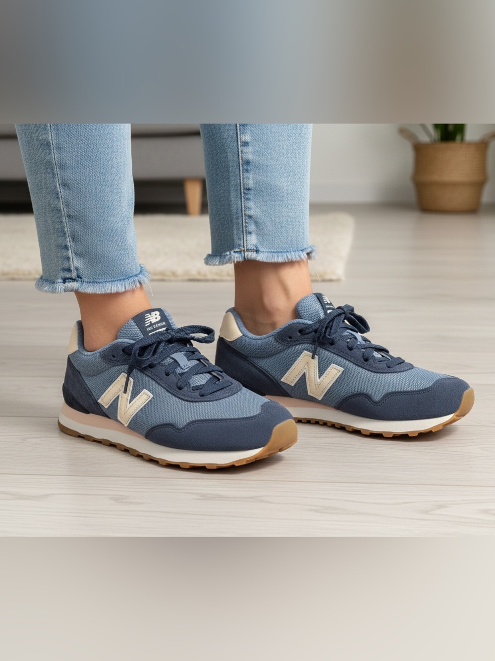 New Balance Women’s 515 Sneaker in Navy, Size 9.5